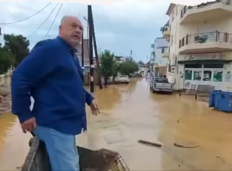 Μπέος:-“Θέλετε-να-γίνω-Κασσελάκης-και-να-μιλάω-με-μαντηλάκι-στο-λαιμό;”